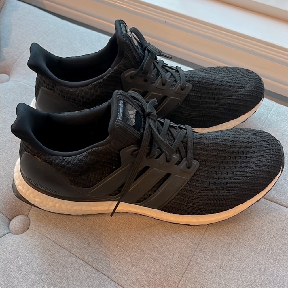 Adidas Tennis Shoes
